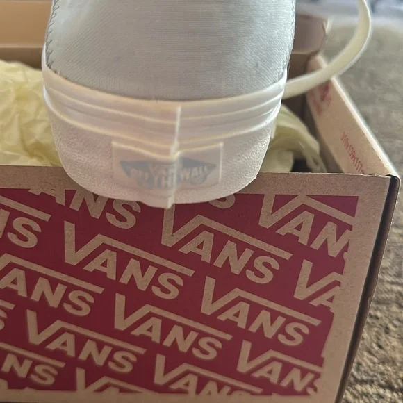 Vans White Sneakers - Picture 2 of 6